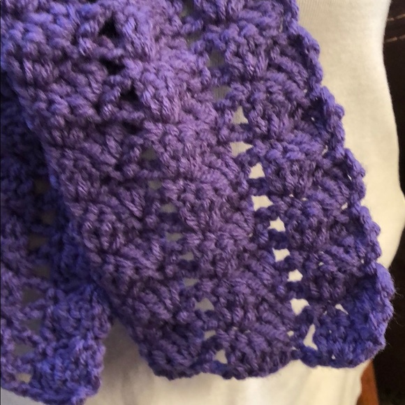 Neck warmer scarf Fastens through hole in scarf - Picture 4 of 4